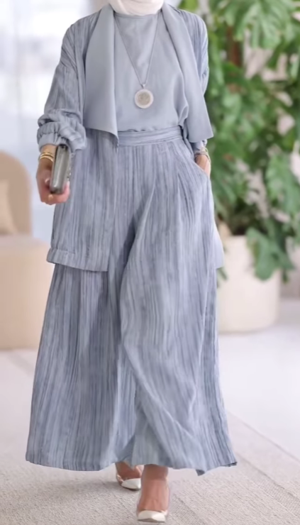 Completo casual a tre pezzi a righe verticali con colletto