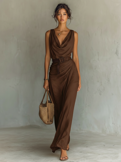 Abito maxi senza maniche con colletto drappeggiato minimalista da donna