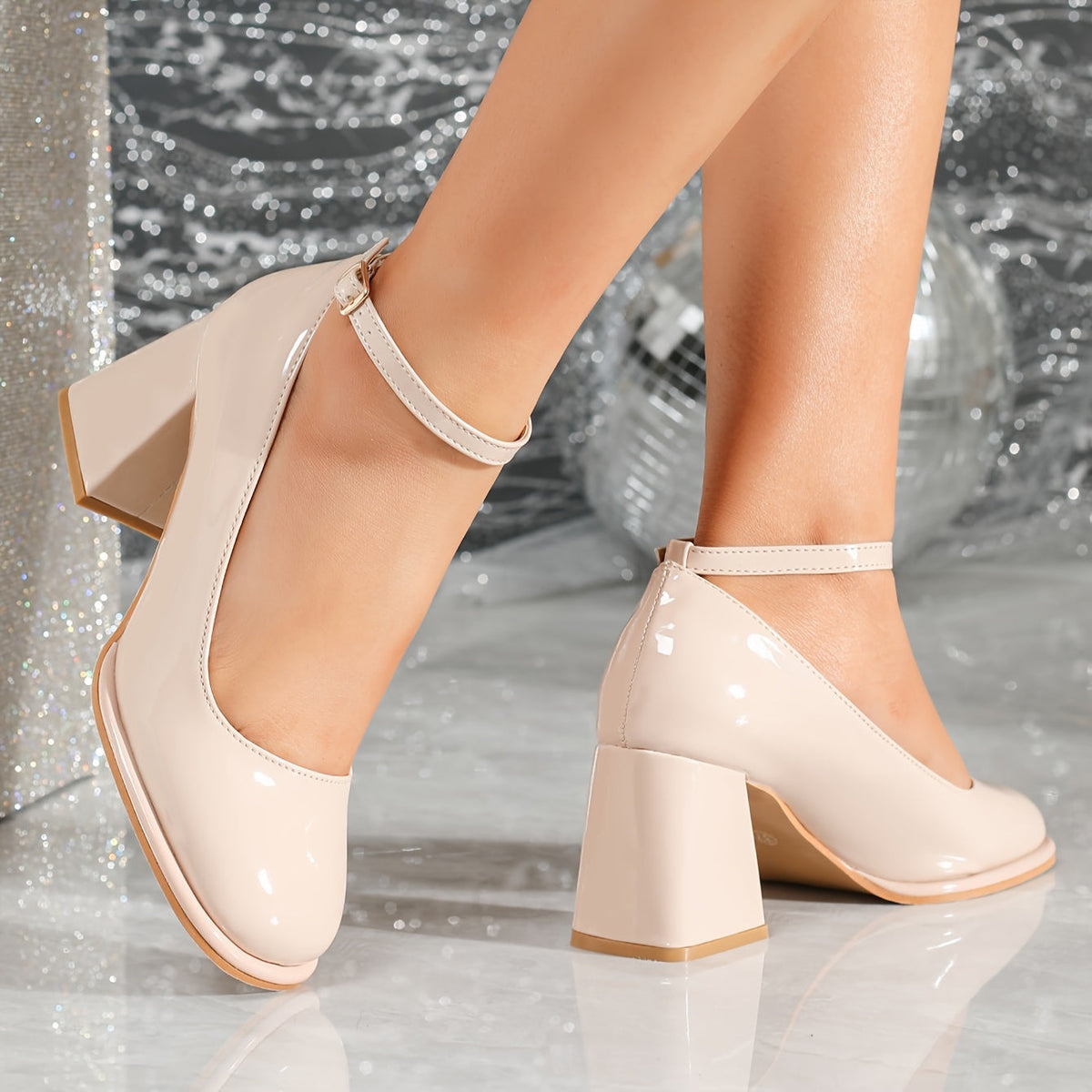Celeste™ | Tacchi in vernice con cinturino